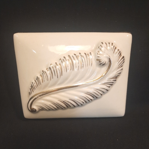 Vintage Cigarette Trinket Lidded Box with Feather Design - Picture 5 of 7